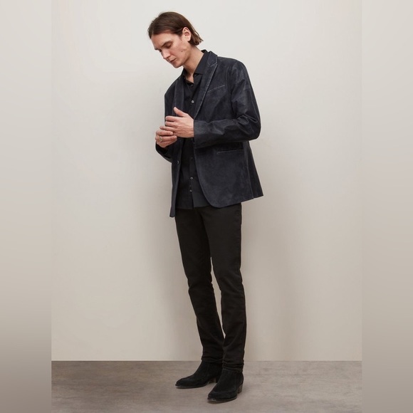 John Varvatos Collection goat suede peak lapel jacket. 
Size EU 48 USA size 38 - Picture 11 of 12